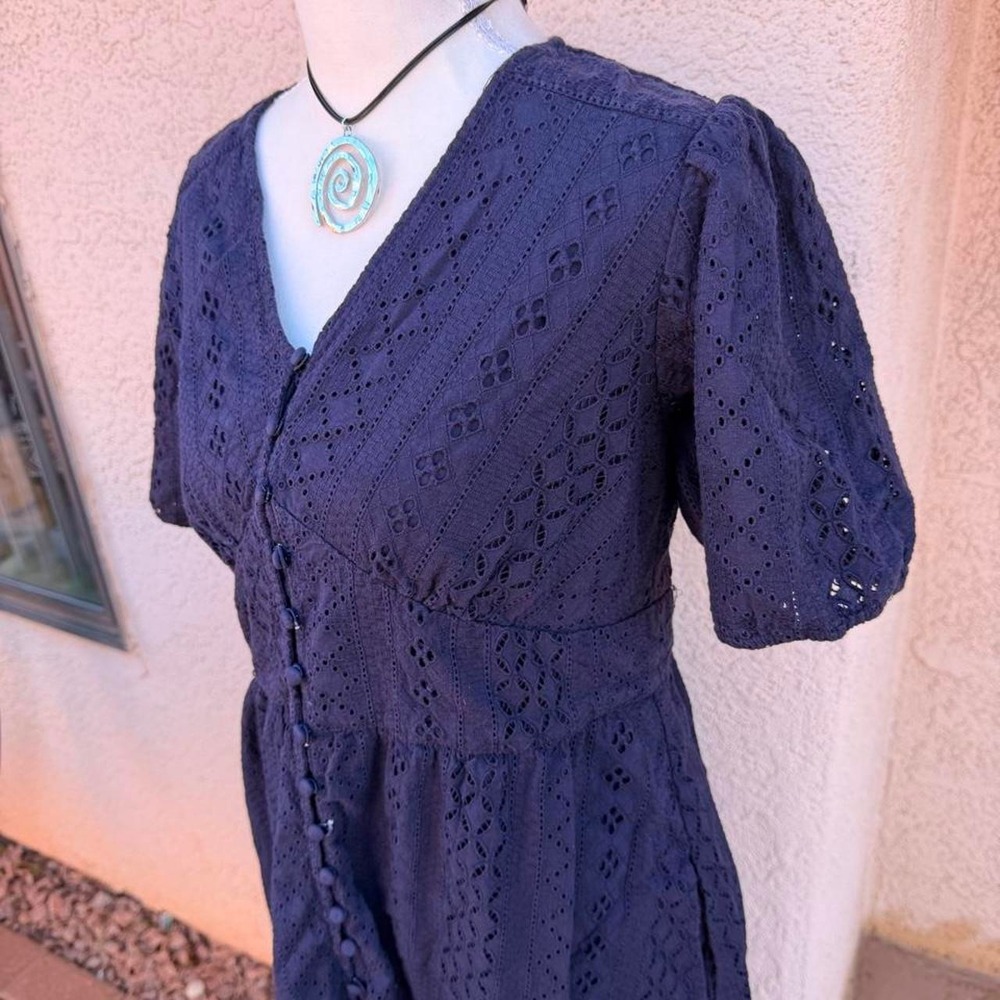 Navy blue eyelet button up dress with puffy sleeves - Picture 4 of 8